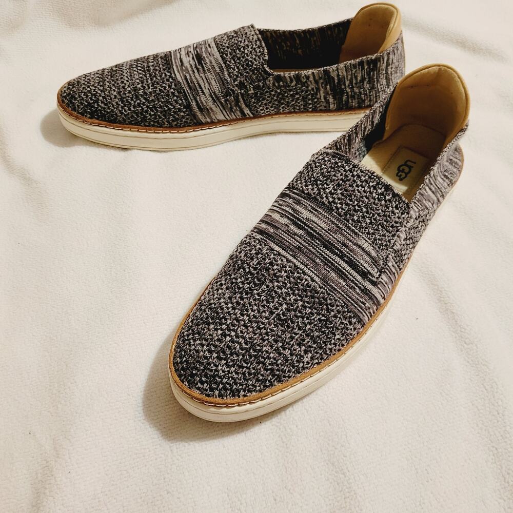 Ugg Womens Sammy black and white slip on casual shoes size 12